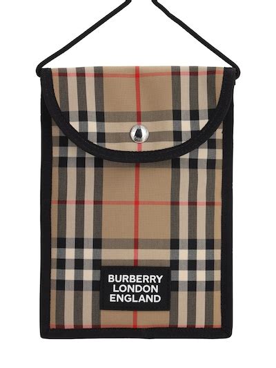 burberry kosmetik etui|burberry signatures for men.